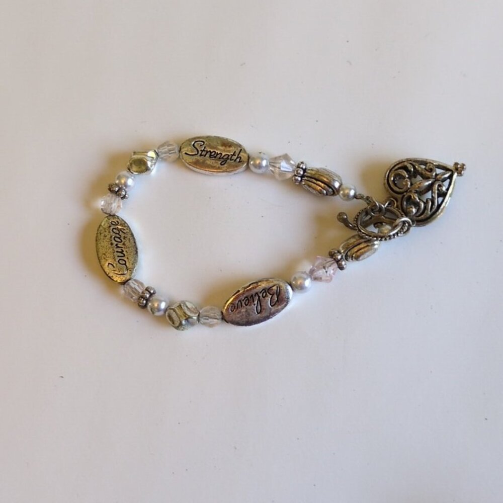 Believe Courage Strength Silver Plated Inspiration Ladies Bracelet Heart Charm